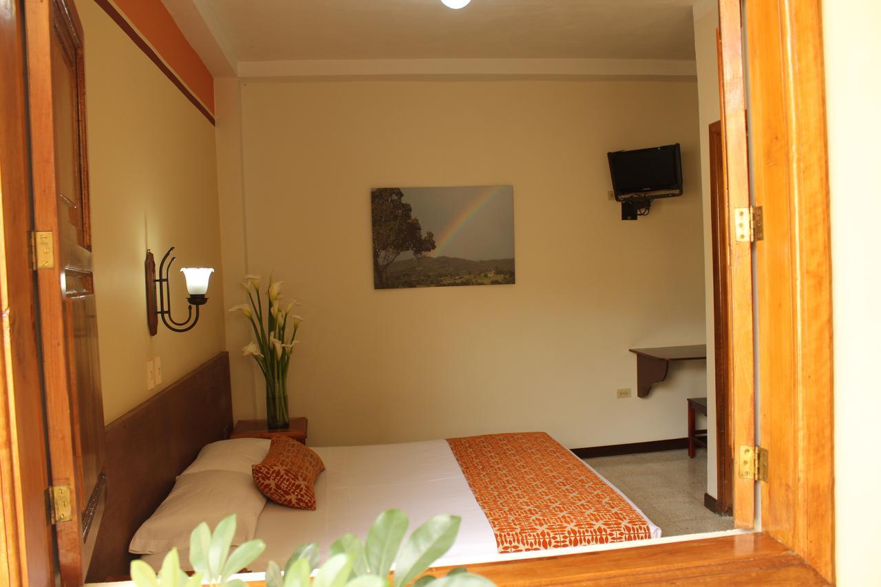 Hotel Valdivia Plaza Jardín Eksteriør billede