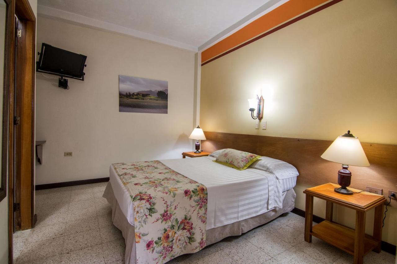Hotel Valdivia Plaza Jardín Eksteriør billede