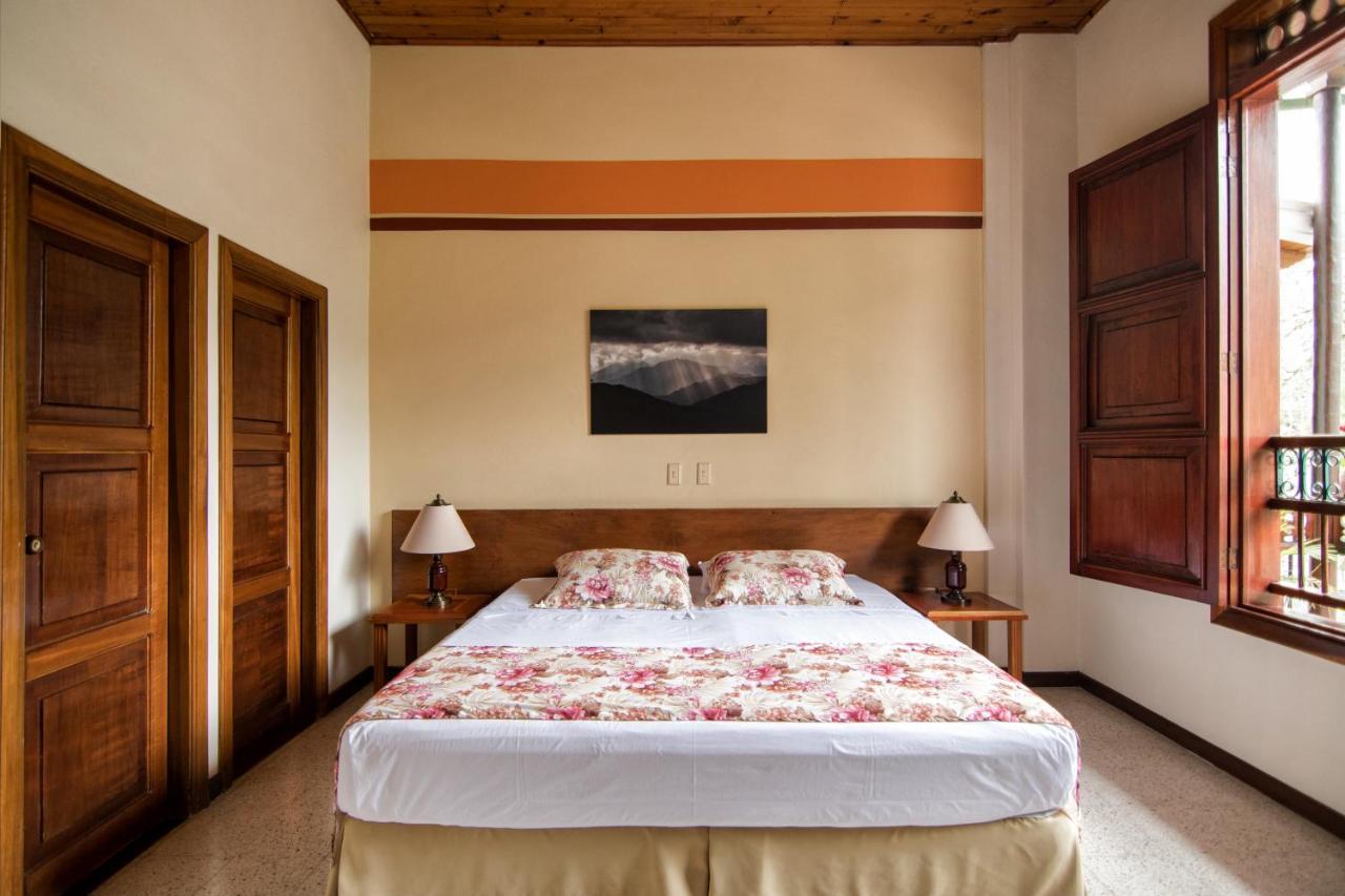 Hotel Valdivia Plaza Jardín Eksteriør billede