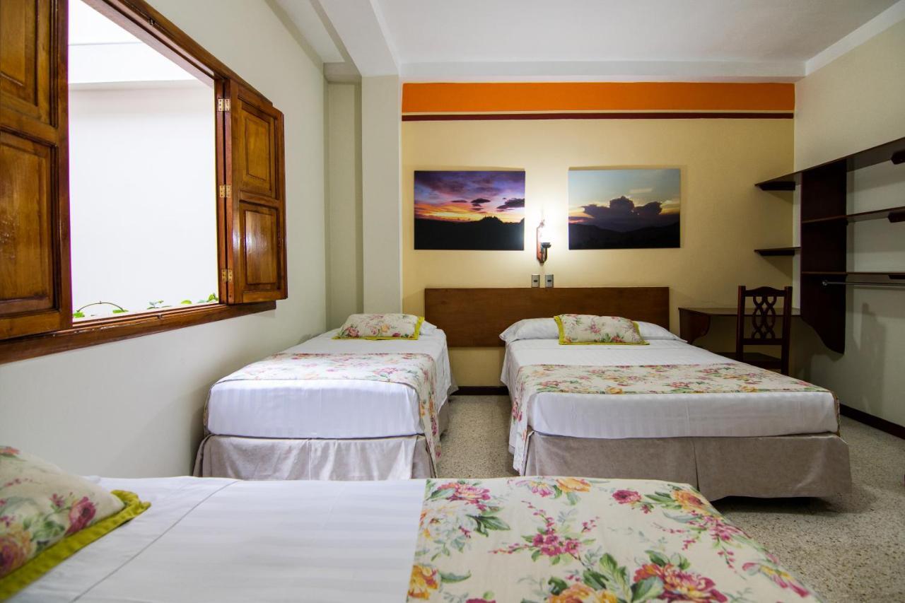 Hotel Valdivia Plaza Jardín Eksteriør billede