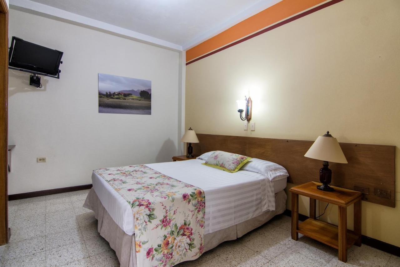 Hotel Valdivia Plaza Jardín Eksteriør billede