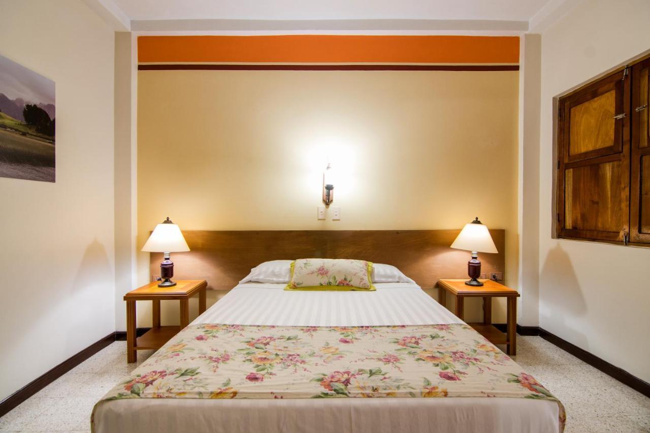 Hotel Valdivia Plaza Jardín Eksteriør billede